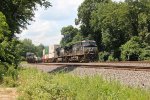 NS 4162 takes train 21K East, while 21G holds on the siding